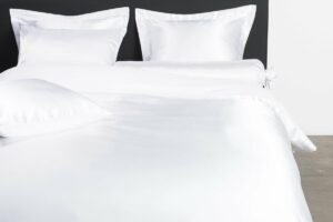 Ambianzz Bedding - Satijn Uni - Dekbedovertrek - Lits-jumeaux - 240x200/220 cm - Wit